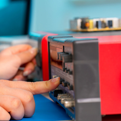 L'UL de laboratoire d'essai de l'électronique de composants a certifié essai d'articles d'essai de moniteur le tiers et services d'authentification