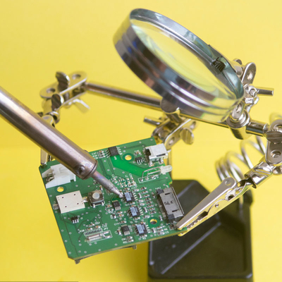 Centre de recherches de laboratoire d'essais du projecteur rf pour le tiers service d'authentification de matériel électronique